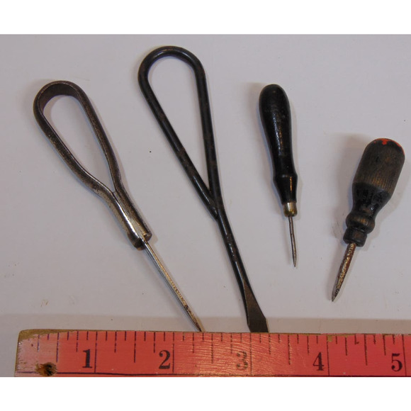 4 Sewing Machine Tools Stiletto Needle Screwdriver Early Antique Metal Wood - Picture 2 of 9